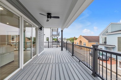 Stunning 5 Bed 4 Bath New Construction In Long Beach! A Coastal