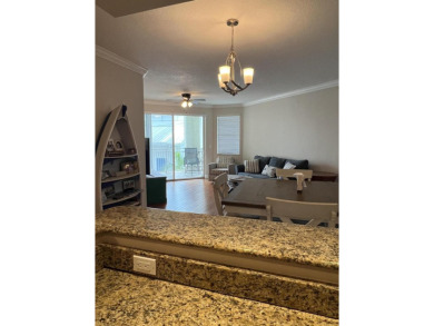 ALL ABOUT THE LIFESTYLE AT THE HARBORAGE! GREAT VIEW OVER POOL