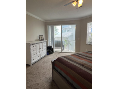 ALL ABOUT THE LIFESTYLE AT THE HARBORAGE! GREAT VIEW OVER POOL