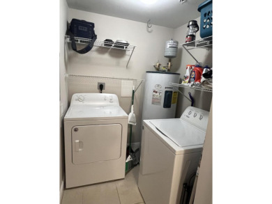 ALL ABOUT THE LIFESTYLE AT THE HARBORAGE! GREAT VIEW OVER POOL