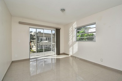 Titally renovated condo!Kings point +55 community with so many