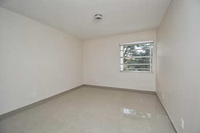 Titally renovated condo!Kings point +55 community with so many