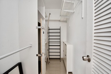 Titally renovated condo!Kings point +55 community with so many