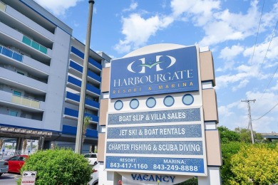 This beautiful 3 bed 2 bath END unit overlooks the Harbourgate