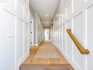 OCEAN FRONT with PANORAMIC OCEAN VIEW with your own private path