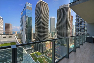 GREAT INVESTMENT OPPORTUNITY! Stunning 2 bedrooms