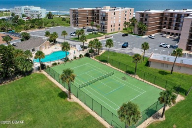 Top Floor-Front Row-All Yours! Wake up in this penthouse with