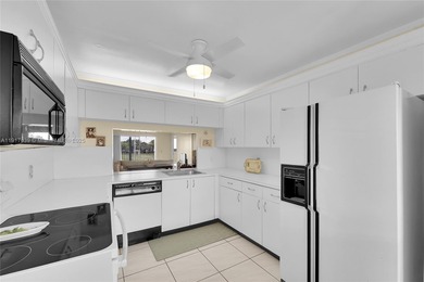 A TOP-RATED 55+ COMMUNITY! Beautifully maintained 2/2 condo in