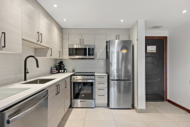 SOMMET-DES-NEIGES--1/4 of a magnificent 2-bedroom unit offering