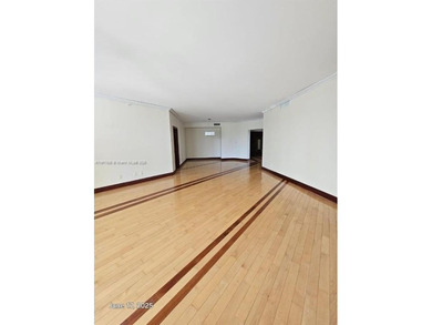 Immaculate apartment located in the best location of Aventura