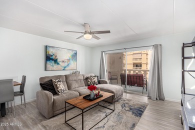 STUNNING & IMMACULATE CORNER UNIT NEAR OLD TOWN