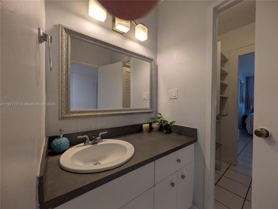 Fully furnished 1-bedroom in the iconic Decoplage, located