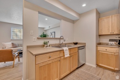 **INCREDIBLE DOWNTOWN INVESTMENT OPPORTUNITY!** Welcome to your