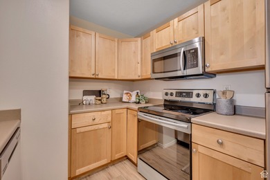 **INCREDIBLE DOWNTOWN INVESTMENT OPPORTUNITY!** Welcome to your