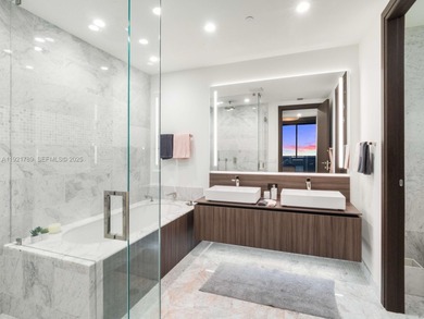 Stunning penthouse in the sought-after Brickell Flatiron