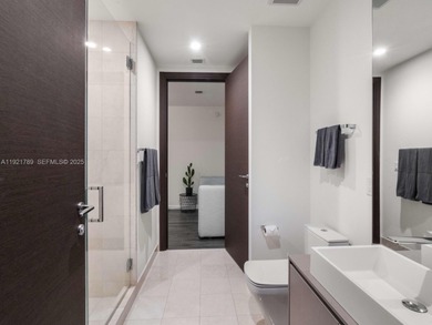 Stunning penthouse in the sought-after Brickell Flatiron