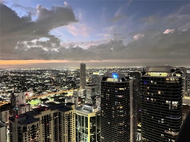Stunning penthouse in the sought-after Brickell Flatiron