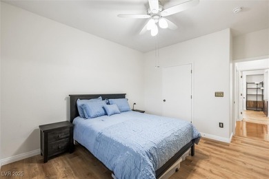 Crisp, clean, and move-in ready -- this charming Warwick model