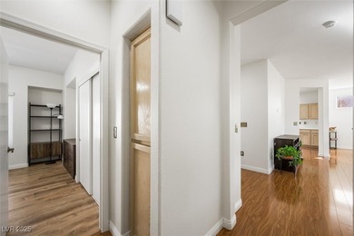 Crisp, clean, and move-in ready -- this charming Warwick model