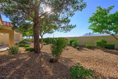 Crisp, clean, and move-in ready -- this charming Warwick model