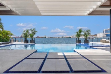 MAJOR RENOVATION COMPLETED IN APRIL 2024. Enchanting waterfront