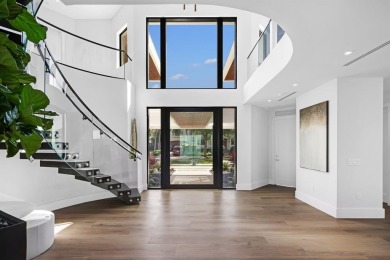 MAJOR RENOVATION COMPLETED IN APRIL 2024. Enchanting waterfront