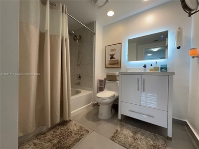 Elegant and bright 3 bed / 2 bath corner residence at Venture at