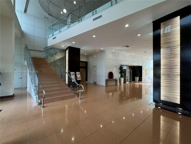 Elegant and bright 3 bed / 2 bath corner residence at Venture at