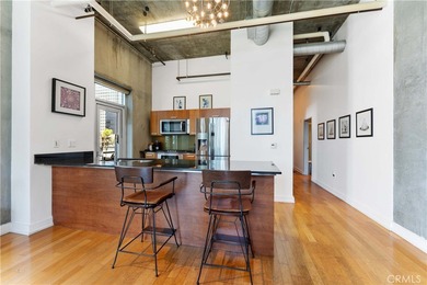 Located on the corner of the top floor, it has 13 ft