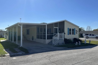 Must see this 2008 Skyline 2 bedroom 2 bath with den/home office