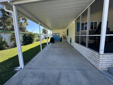 Must see this 2008 Skyline 2 bedroom 2 bath with den/home office