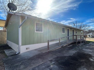 Hank's Bunkhouse (6 twins and 1 dbl murphy bed)is a current