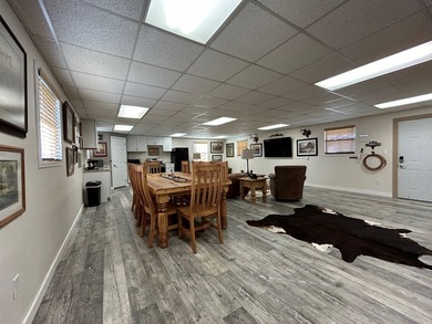 Hank's Bunkhouse (6 twins and 1 dbl murphy bed)is a current