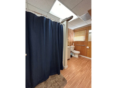 Hank's Bunkhouse (6 twins and 1 dbl murphy bed)is a current