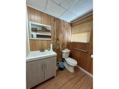 Hank's Bunkhouse (6 twins and 1 dbl murphy bed)is a current