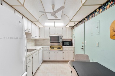 Best value oceanfront in Surfside - renovated building, beach