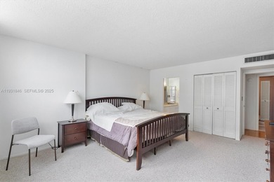 Best value oceanfront in Surfside - renovated building, beach