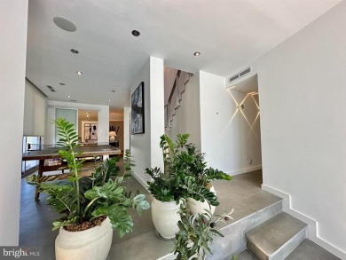 NEW PRICE! STUNNING ULTRA- CUSTOM Contemporary 5 BD/4.5 BA