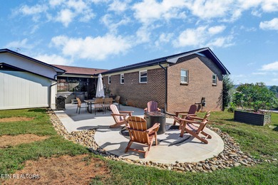 A luxurious modern design with water views of Watts Bar, an