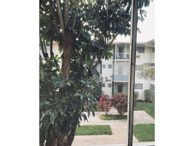 Lovely 1-Bed, 1- bathroom unit in a very well-maintained 55 plus