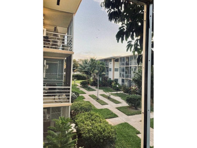 Lovely 1-Bed, 1- bathroom unit in a very well-maintained 55 plus