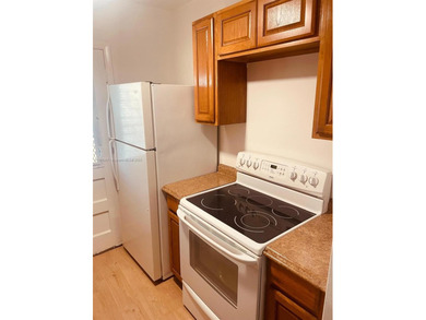 Lovely 1-Bed, 1- bathroom unit in a very well-maintained 55 plus