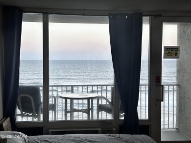 Corner DIRECT OCEAN FRONT efficiency with amazing views. Enjoy