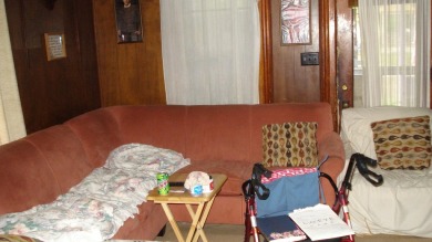 Story-and-a-half home in Albion, located close to downtown