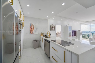 Beautiful newly remodeled penthouse located in desirable North