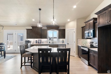 PATIO HOME BUILT TO SUIT YOUR NEEDS! Windruff Construction has