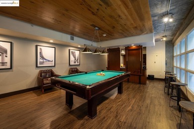 Luxury view loft condo, 8th floor, southern water views