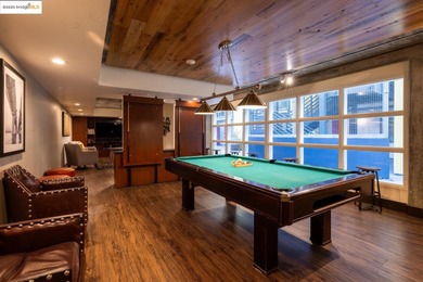 Luxury view loft condo, 8th floor, southern water views