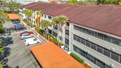 Welcome to your 2 bedroom 2 bath 955 sq ft, dream condo