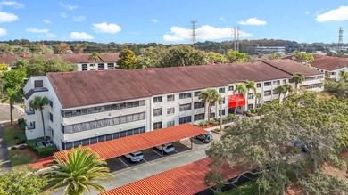 Welcome to your 2 bedroom 2 bath 955 sq ft, dream condo